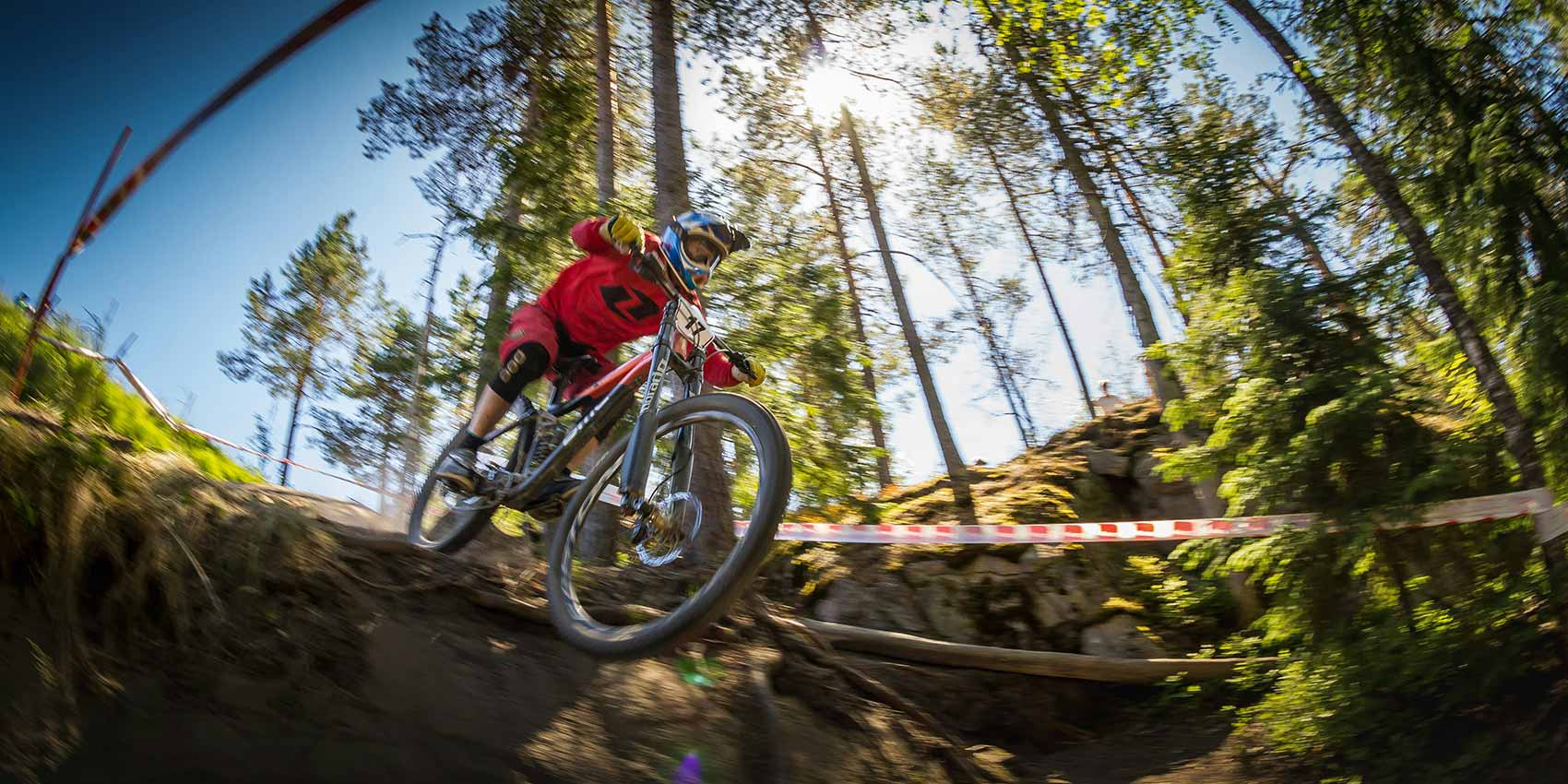 Cykla downhill bild